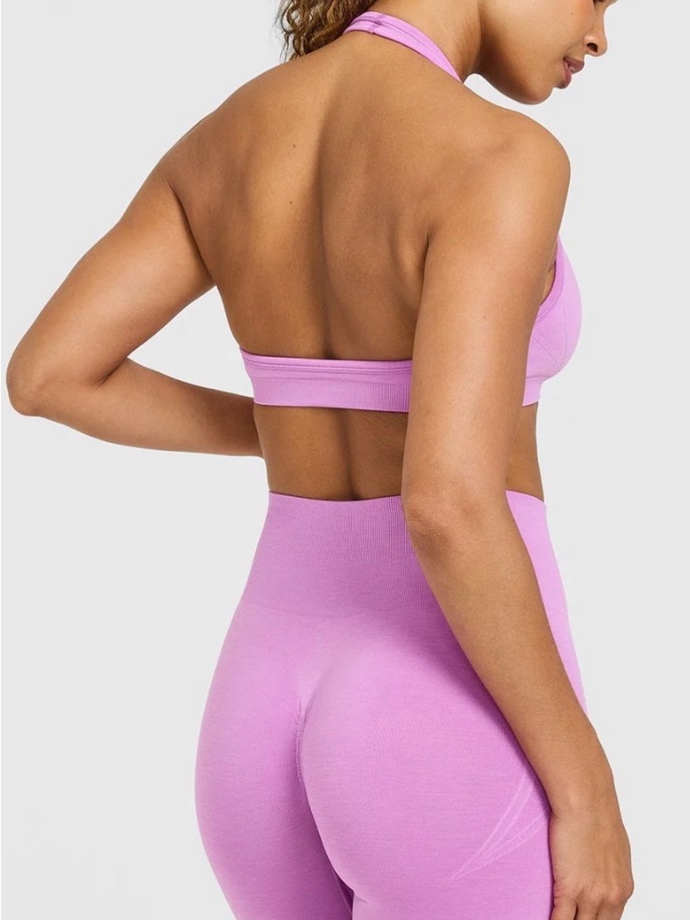 EFFORTLESSLIFT™ SEAMLESS HALTER NECK SPORTS BRA WITH WHITE LOGO - Picture 2 of 4